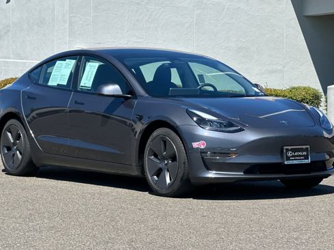 Used 2023 Tesla Model 3 Standard Range RWD image 5