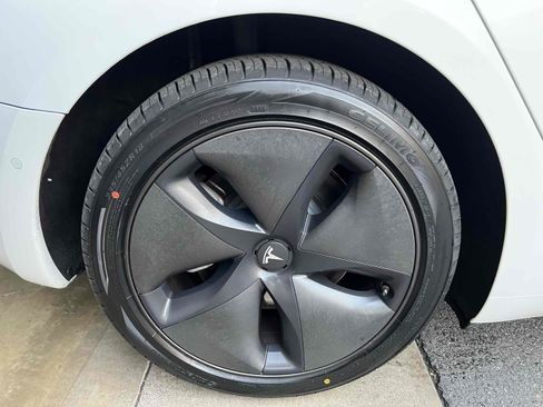 Used 2020 Tesla Model 3 Standard Range Plus image 70