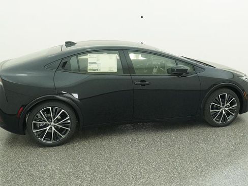 New 2026 Toyota Prius XLE FWD image 5