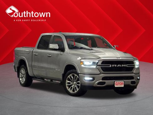 Used 2021 RAM 1500 Laramie AWD/4WD image 1