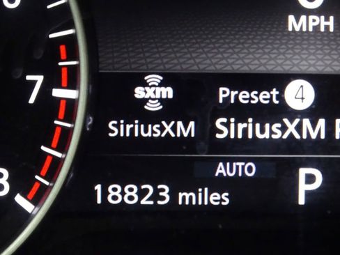 Used 2024 Nissan Pathfinder SV image 41