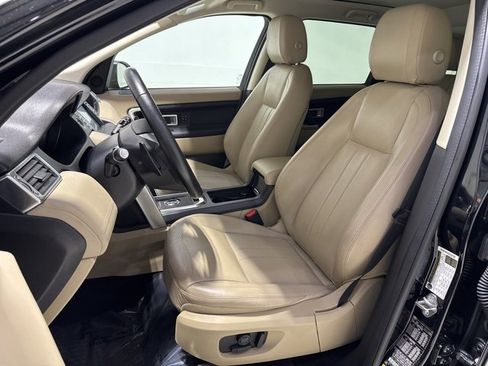 Used 2019 Land Rover Discovery Sport HSE image 14