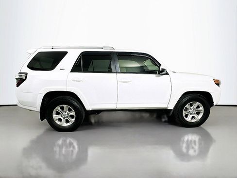 Used 2016 Toyota 4Runner 4d SUV RWD SR5 image 8