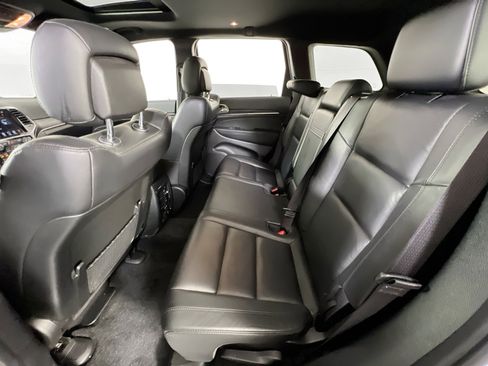 Used 2022 Jeep Grand Cherokee Limited image 25