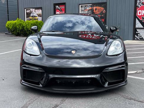Used 2018 Porsche 718 Cayman RWD image 2