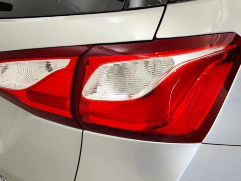 Used 2019 Chevrolet Equinox Premier AWD/4WD image 40