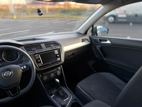 Used 2018 Volkswagen Tiguan S image 21