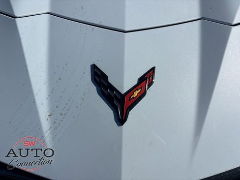 Used 2022 Chevrolet Corvette Stingray Coupe w/ Z51 Performance Package image 10