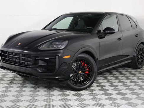 Certified 2025 Porsche Cayenne GTS AWD/4WD image 1