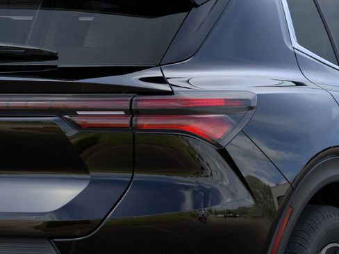 New 2026 Chevrolet Equinox EV LT image 12