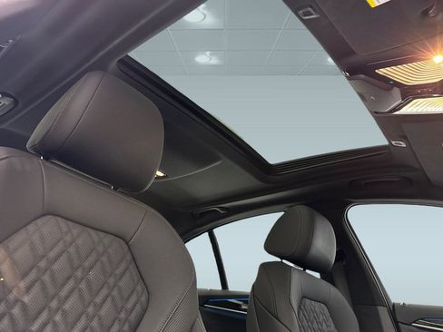 Certified 2023 BMW 530e 530e w/ M Sport Package image 16