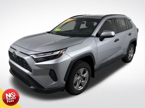 Used 2025 Toyota RAV4 XLE AWD/4WD image 8