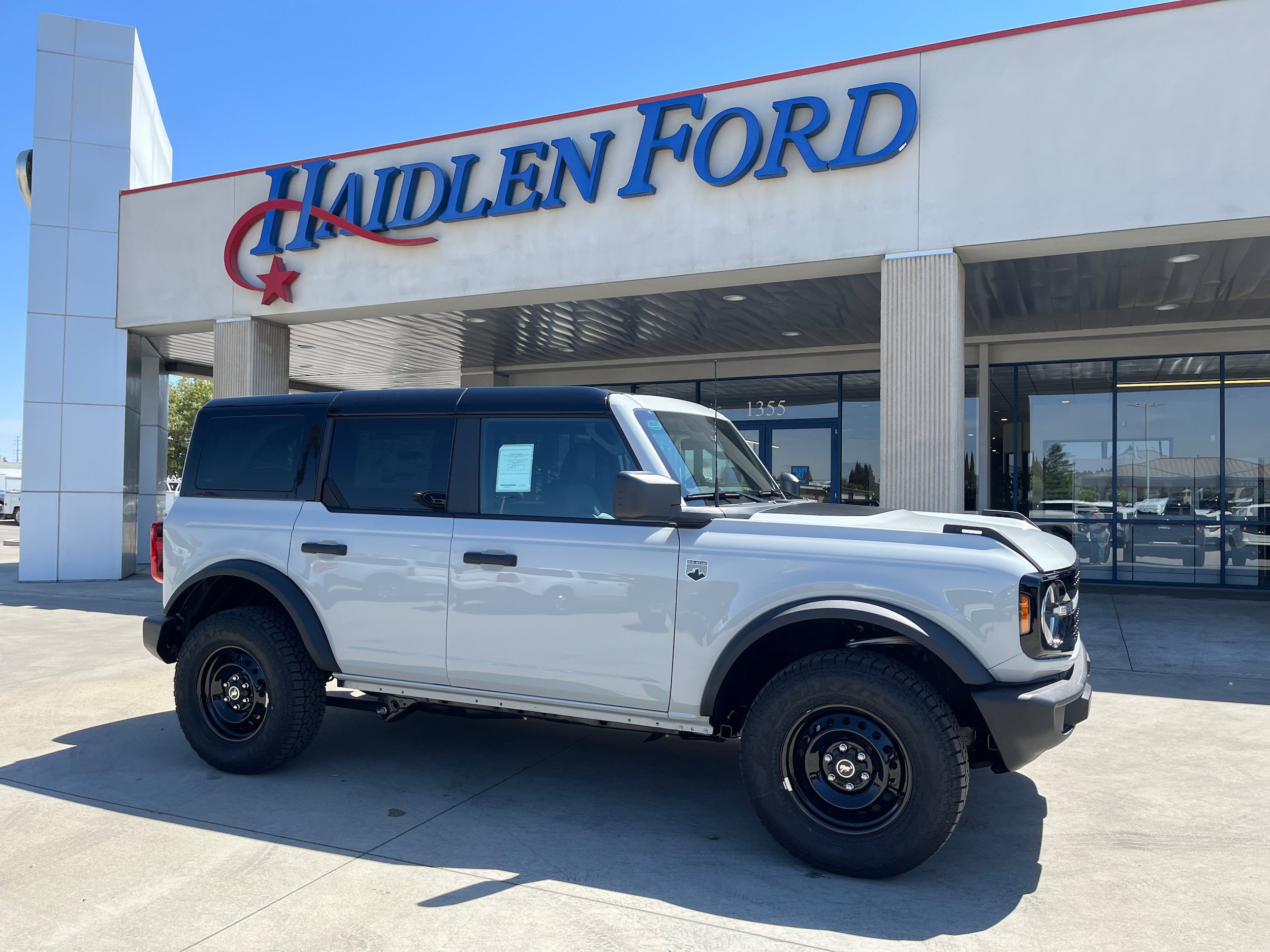 New 2026 Ford Bronco Big Bend AWD/4WD image 1