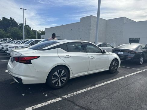 Used 2019 Nissan Altima 2.5 SV FWD image 4