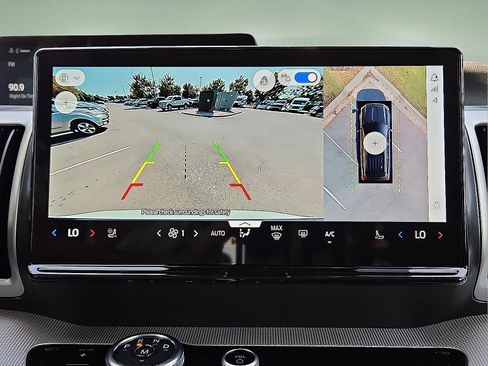 New 2025 Ford Expedition Active image 18