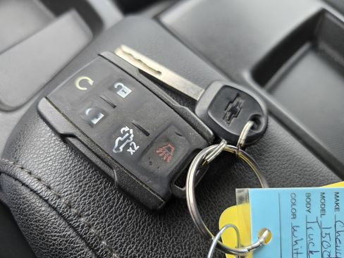 Used 2022 Chevrolet Silverado 1500 Custom image 32