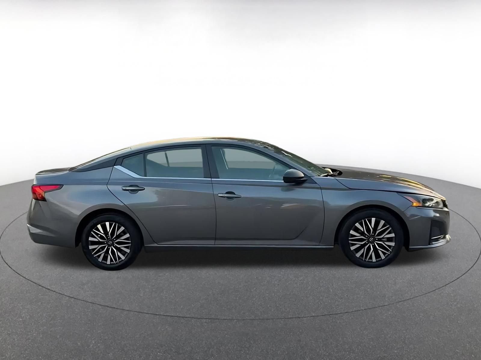 Used 2026 Nissan Altima 2.5 SV FWD image 15