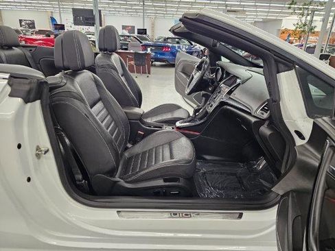 Used 2019 Buick Cascada Premium image 34