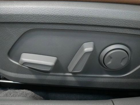 New 2025 Hyundai Sonata Limited image 25