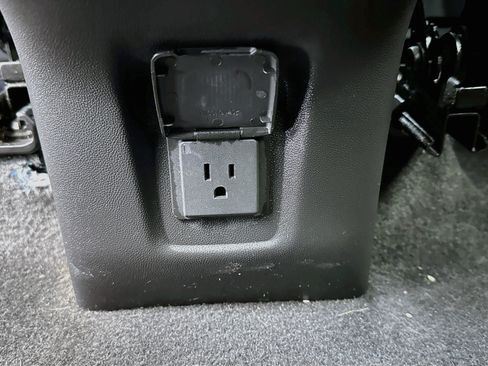 Used 2020 GMC Terrain SLE w/ Driver Convenience Package FWD image 16