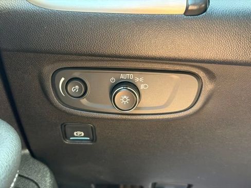 Used 2022 GMC Terrain SLE w/ Driver Convenience Package FWD image 37