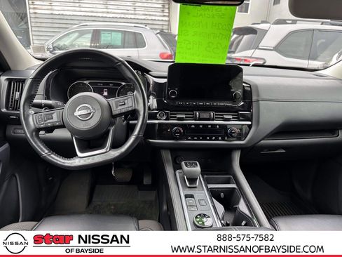 Certified 2024 Nissan Pathfinder SL w/ Black Appearance Package image 13