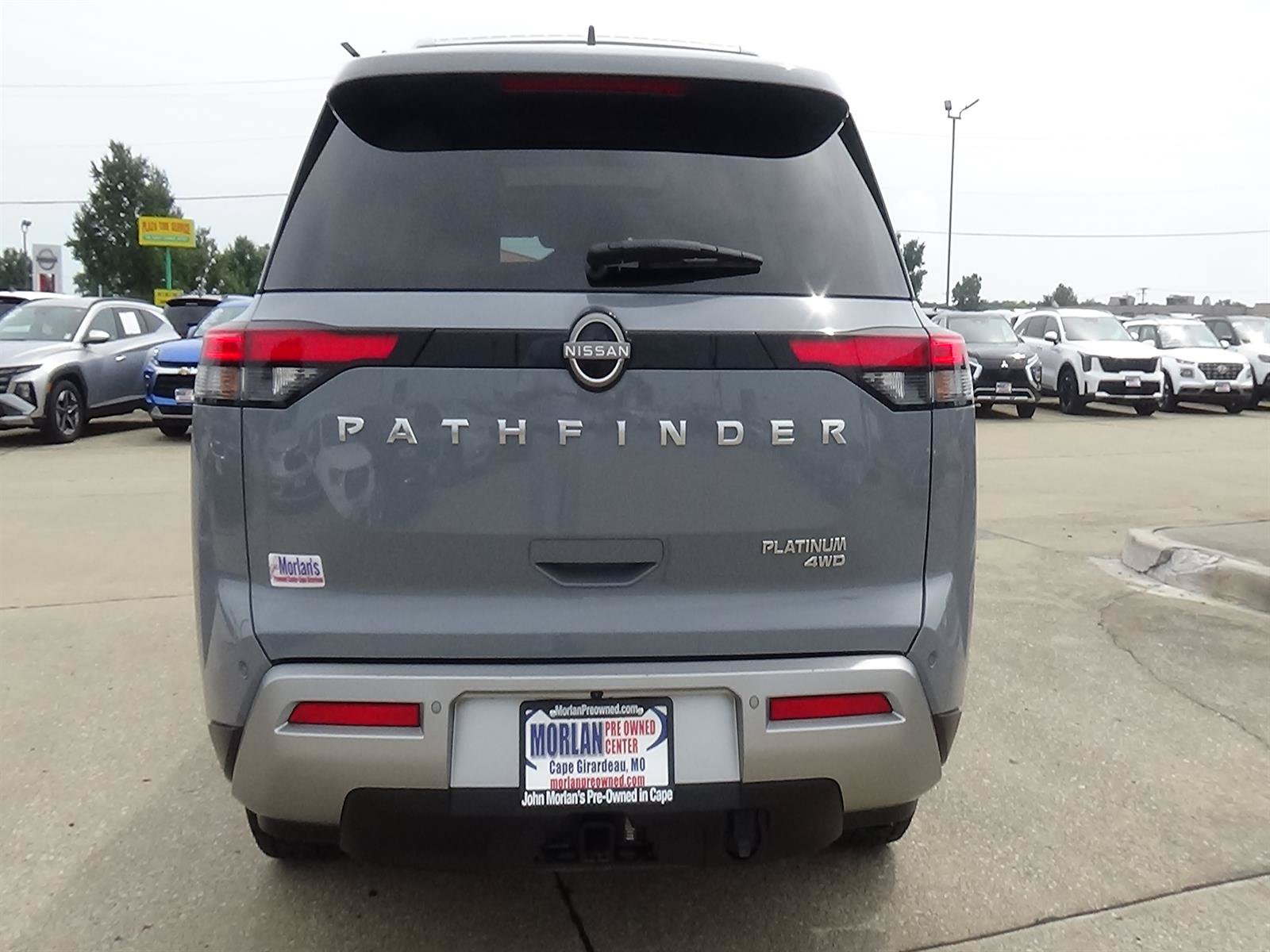 Used 2023 Nissan Pathfinder Platinum w/ Cargo Package AWD/4WD image 7