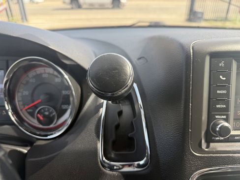 Used 2016 Dodge Grand Caravan R/T FWD image 19