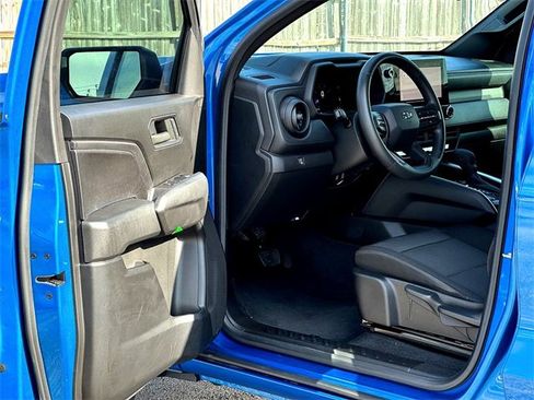 Used 2023 Chevrolet Colorado Trail Boss image 11