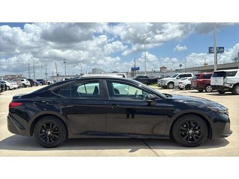 Used 2025 Toyota Camry LE FWD image 7