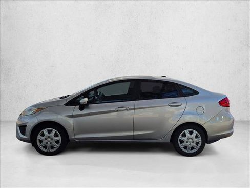 Used 2013 Ford Fiesta SE FWD image 8