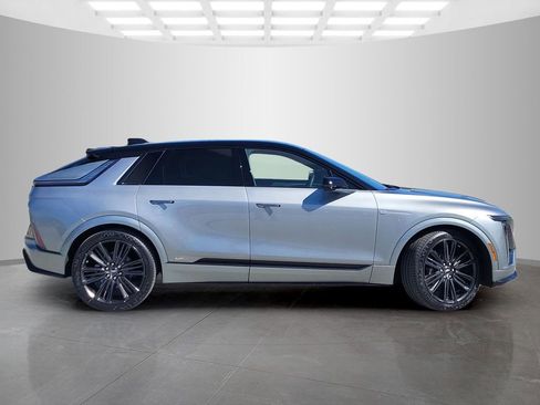 New 2026 Cadillac Lyriq V AWD/4WD image 4