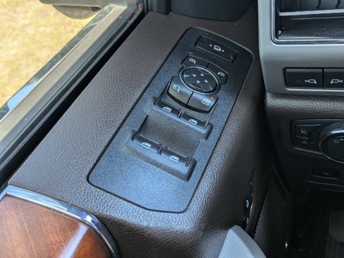Used 2019 Ford F250 King Ranch w/ King Ranch Ultimate Package AWD/4WD image 19