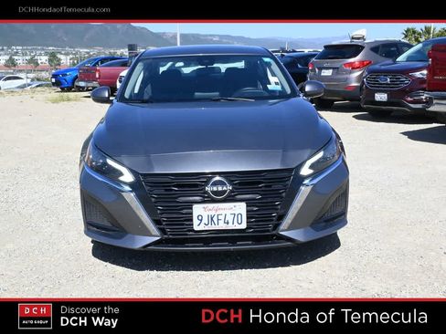 Used 2023 Nissan Altima 2.5 SV FWD image 2
