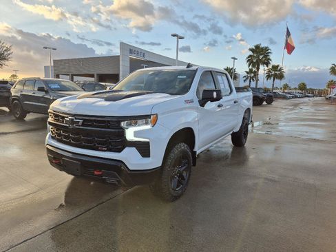 Used 2022 Chevrolet Silverado 1500 LT Trail Boss w/ Convenience Package II image 1