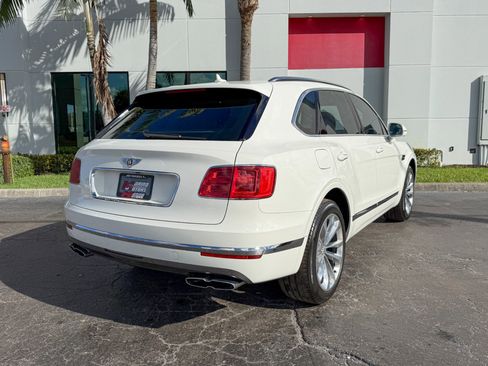 Used 2020 Bentley Bentayga image 18