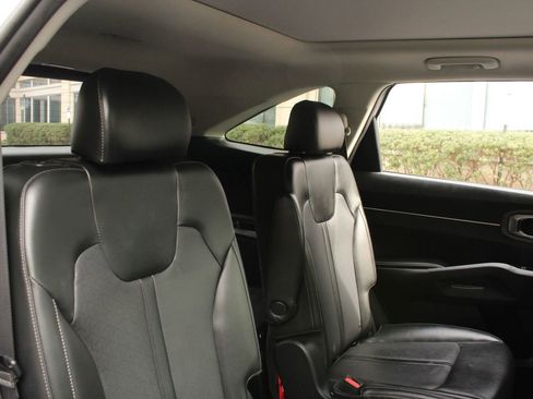 Used 2021 Kia Sorento EX w/ EX AWD X-Line Package image 21