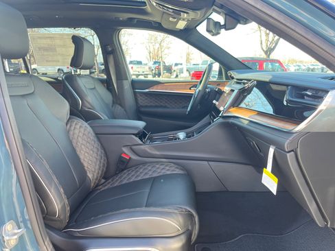 New 2026 Jeep Grand Cherokee L Summit w/ Obsidian Package AWD/4WD image 29