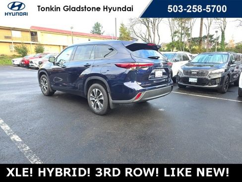Used 2022 Toyota Highlander XLE image 7