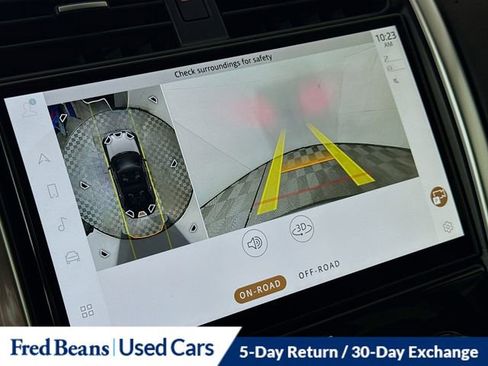 Used 2024 Land Rover Discovery S image 16