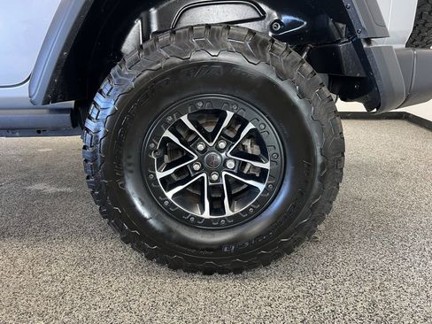 Used 2024 Jeep Wrangler Unlimited Rubicon w/ XTREMEE 35" Tire Package image 22