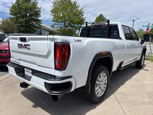 Used 2022 GMC Sierra 2500 AT4 w/ AT4 Premium Plus Package AWD/4WD image 3