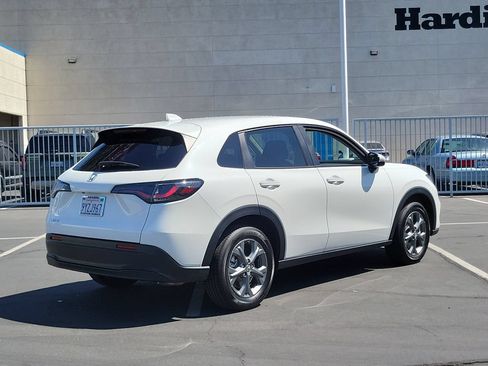 Certified 2027 Honda HR-V LX image 5