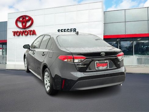 Used 2025 Toyota Corolla LE image 4