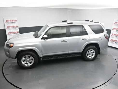 Used 2024 Toyota 4Runner SR5 AWD/4WD image 29