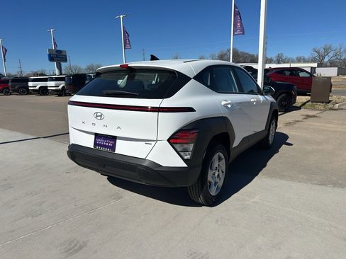 New 2026 Hyundai Kona SE image 5
