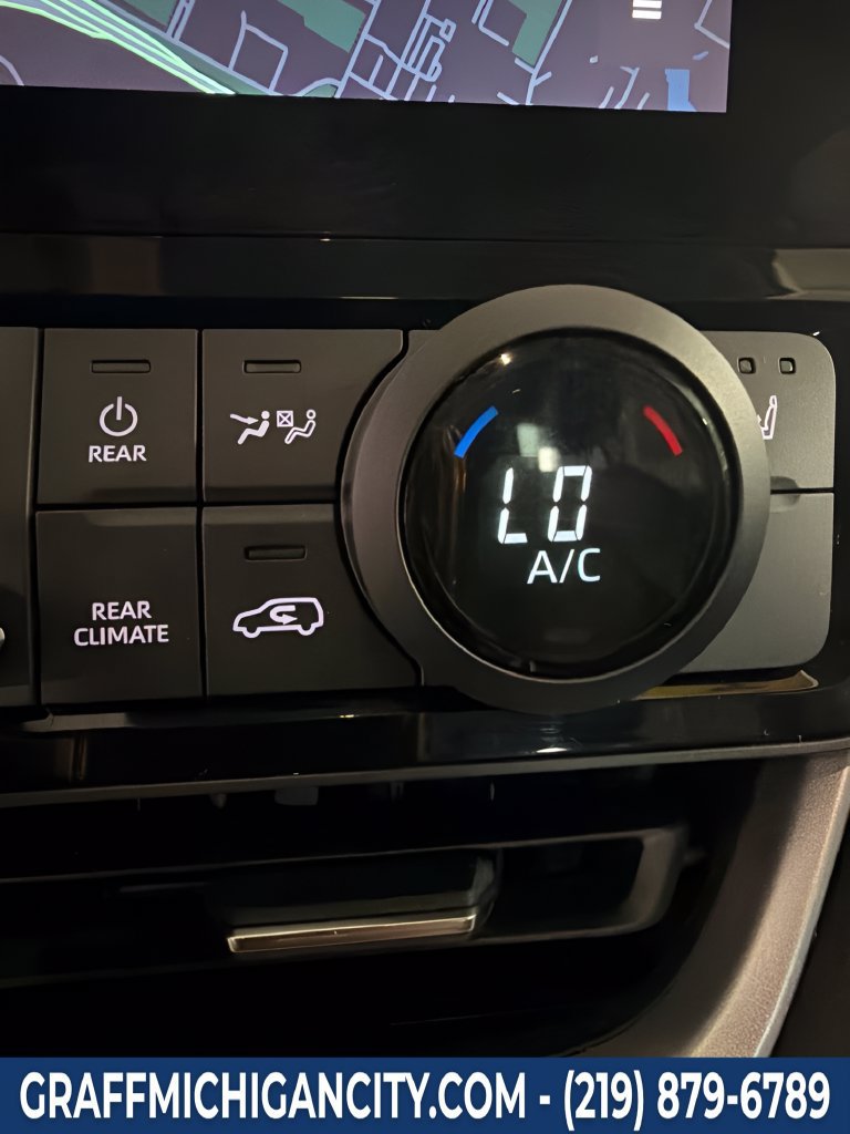 Used 2024 Toyota Grand Highlander AWD image 43