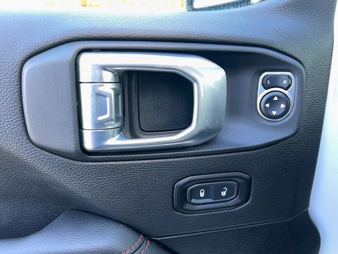 Used 2021 Jeep Gladiator Rubicon image 15