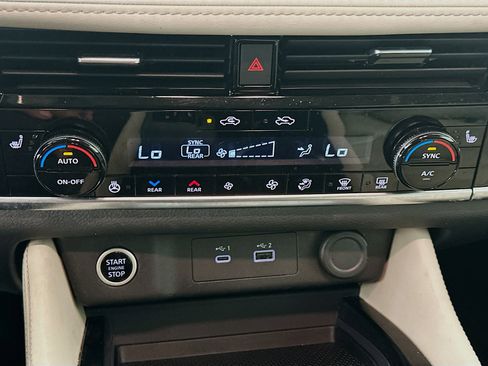 Used 2023 Nissan Rogue SL w/ SL Premium Package image 24