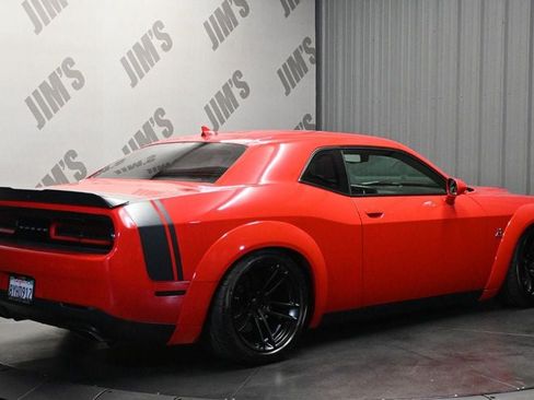 Used 2015 Dodge Challenger R/T Scat Pack w/ Leather Interior Group RWD image 5
